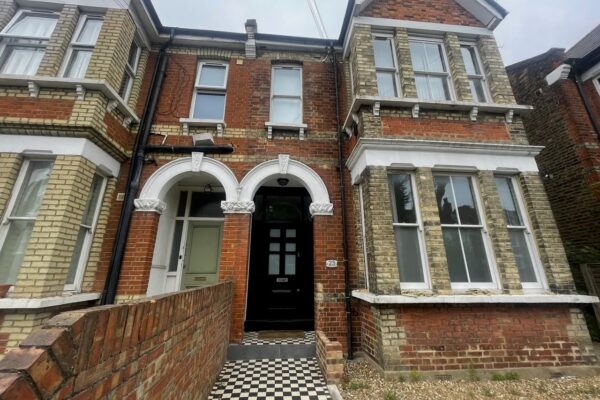 Greenhill Road 01