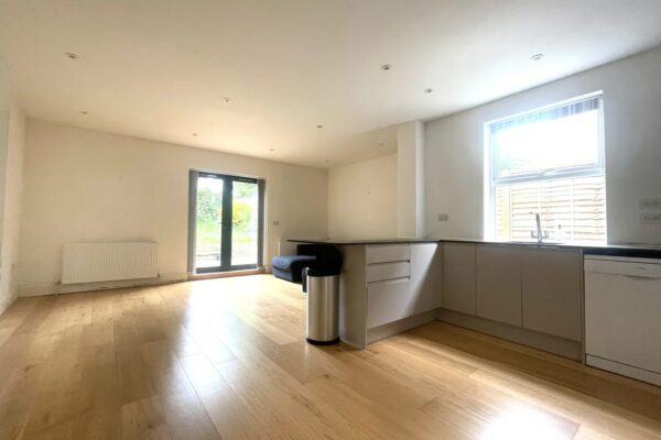 Greenhill Road 02