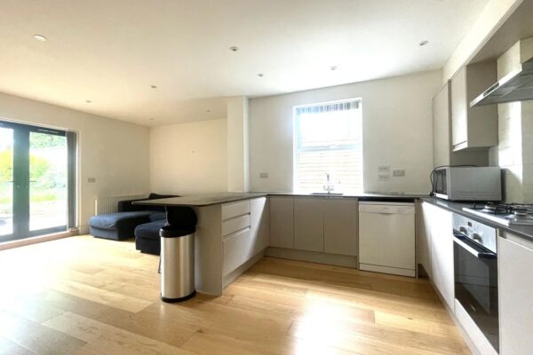 Greenhill Road 05