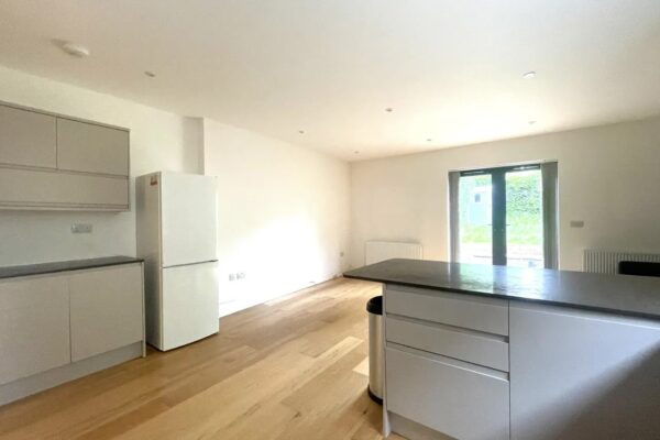Greenhill Road 06