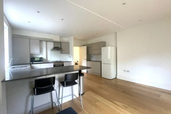 Greenhill Road 07