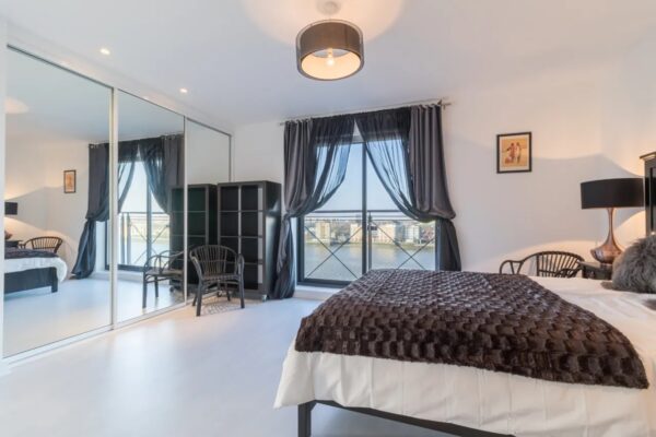 Ocean Wharf 16
